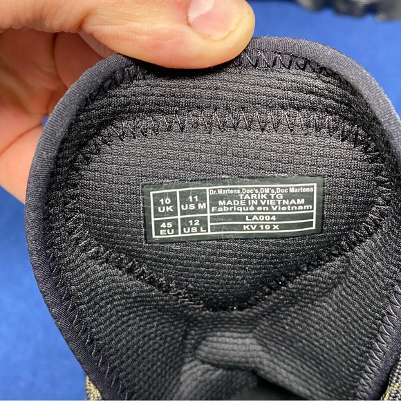 Dr. Martens lace up utility boots, tarik leather and nylon, black, mens US 11 - Picture 8 of 10